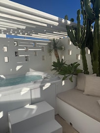 Hot tub inside number on patio