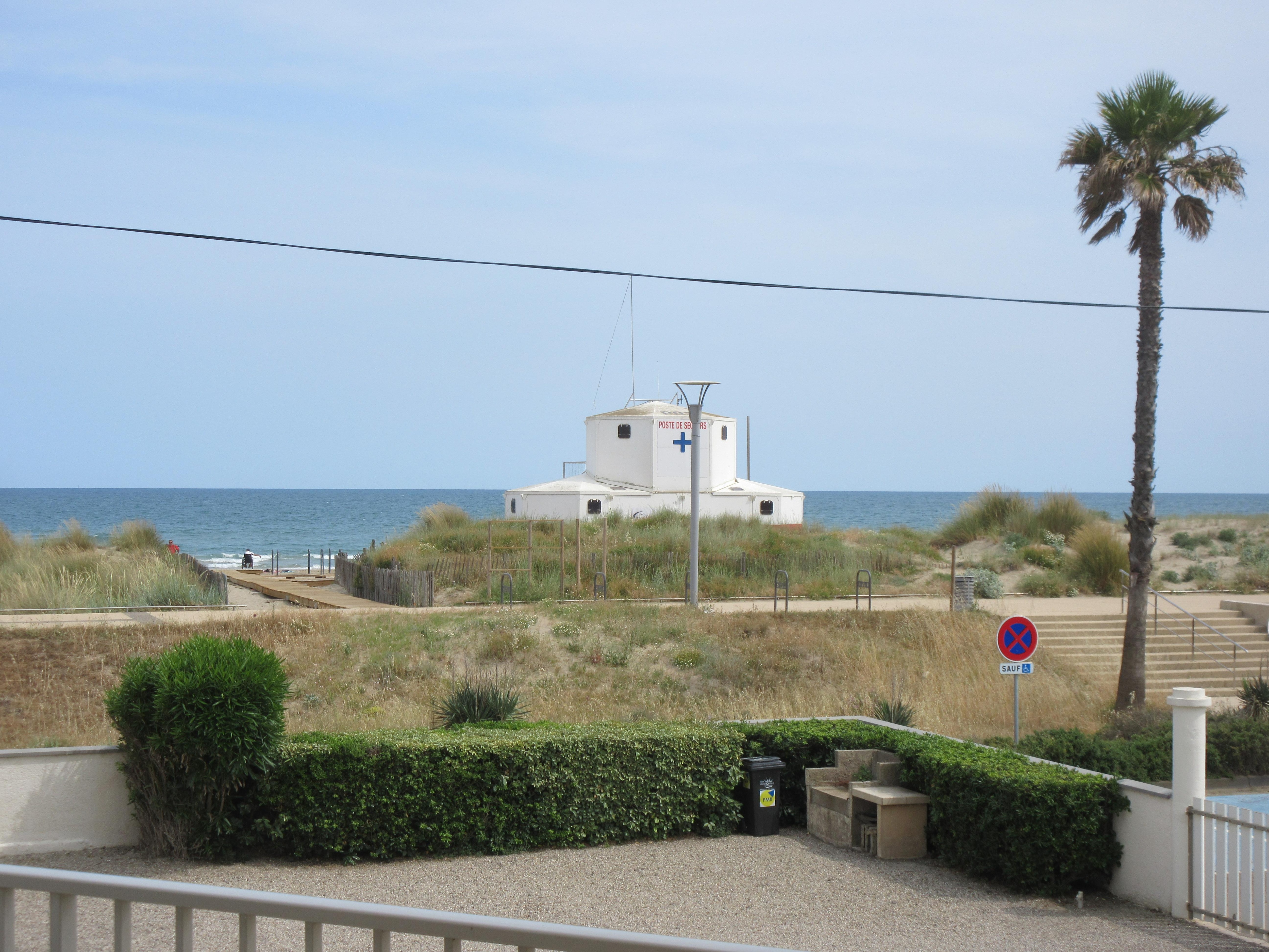 50 m de la plage c'est vrai..