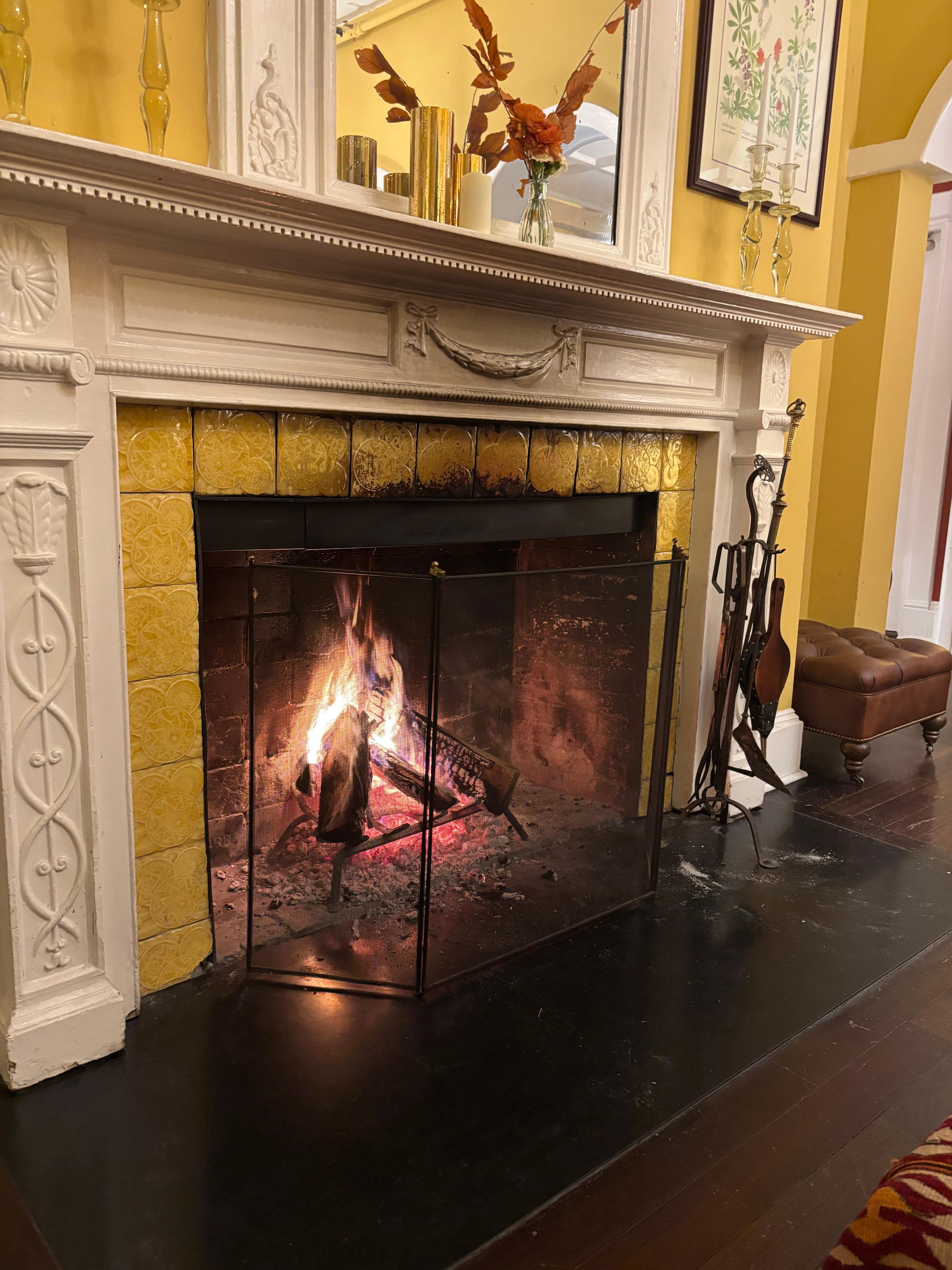 and great lounge to sit in front of the fire 