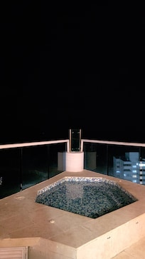 The hot tub does not get hot.