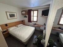 Nice room with air conditioner