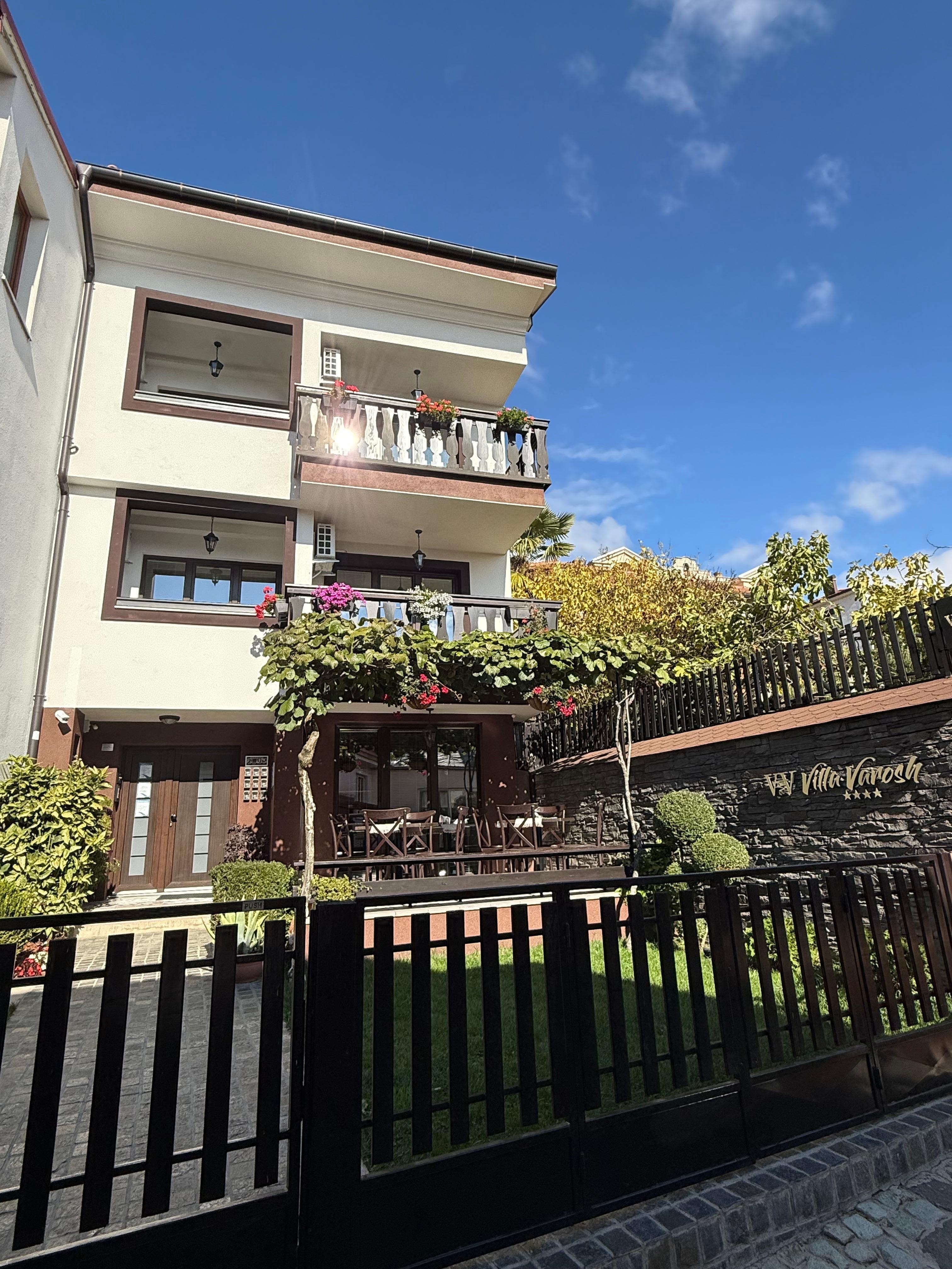 Great location & easy to find.