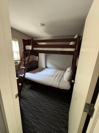 Stapelbed voor niet claustrofobische kinderen