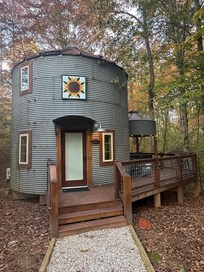 Private walk up from the gravel driveway.