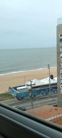 Vista lateral da 🏖️