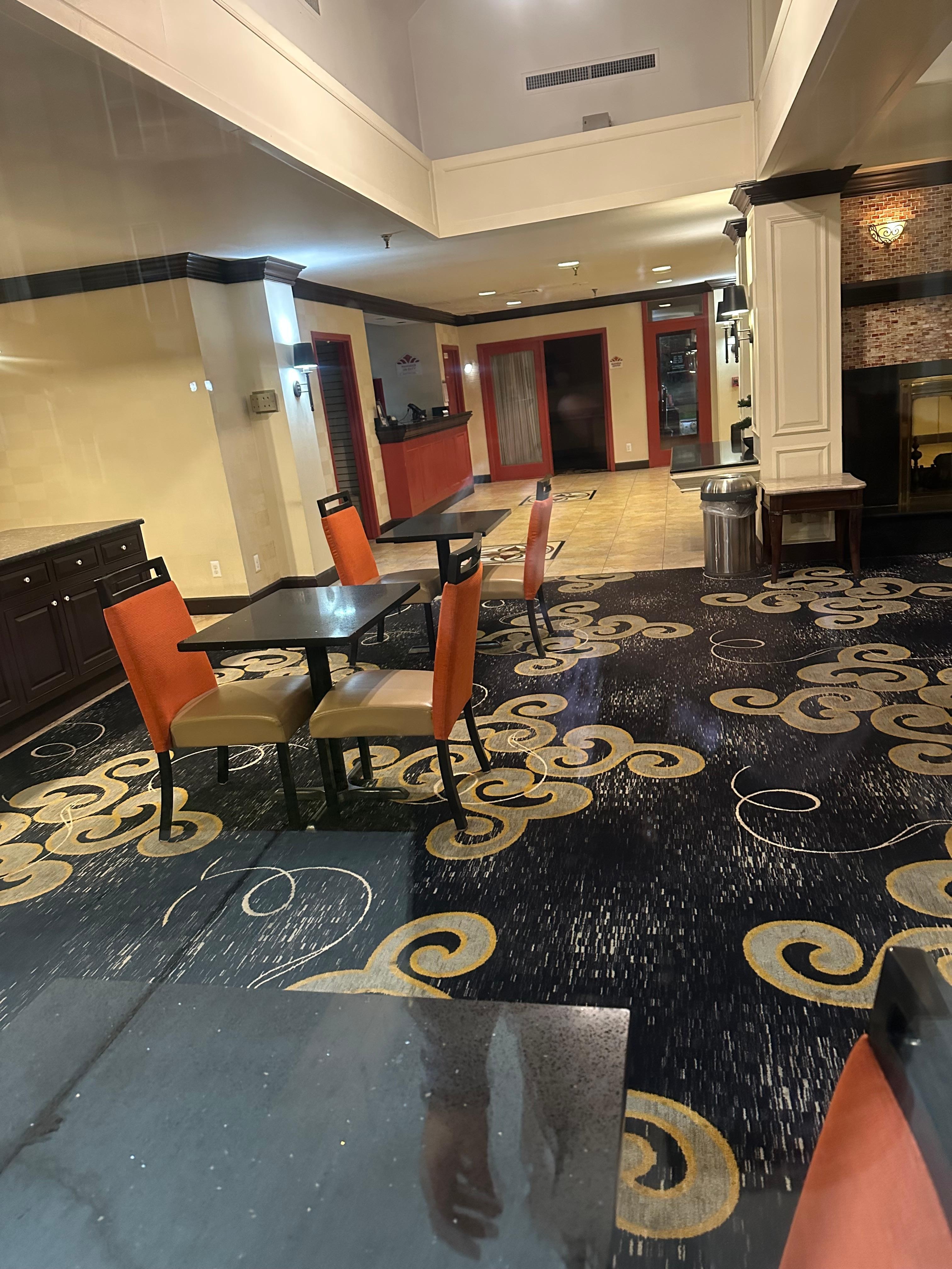 I was stuck outside den I tried to go to the place next door n the staff lady was on bsss too this y I need my refund for these trips