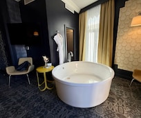 Huge tub