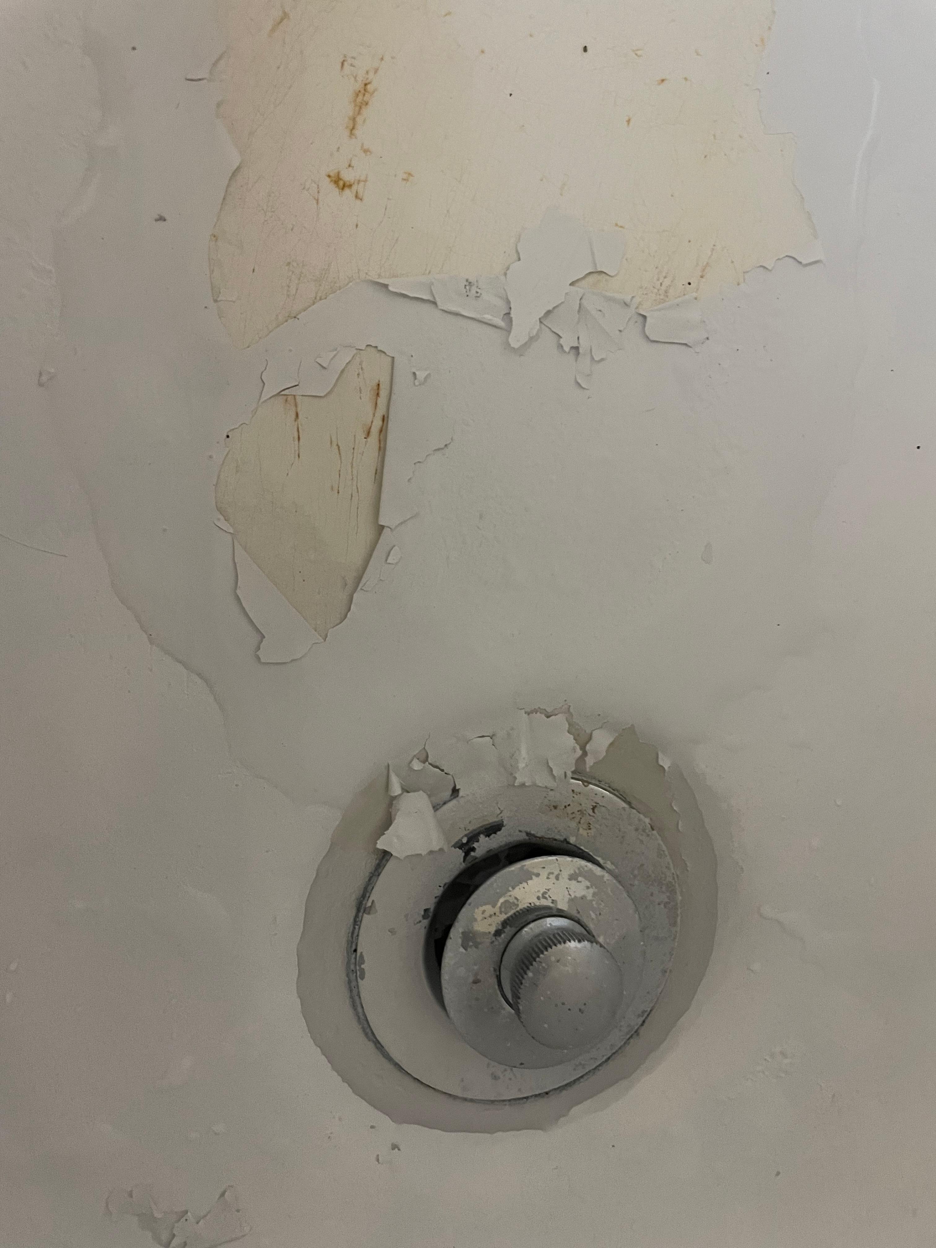 When water turns on the flakes wiggled .