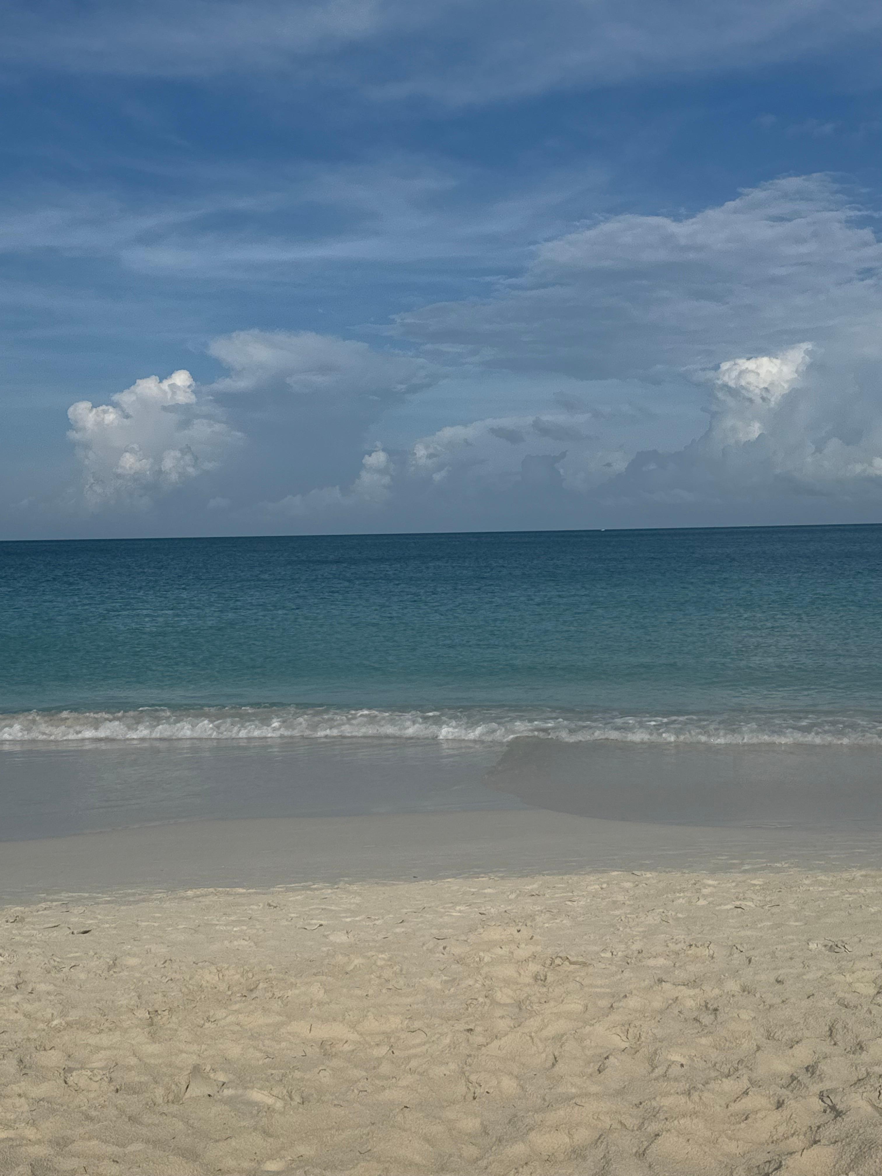 Early morning at eagle beach 