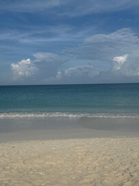 Early morning at eagle beach