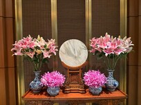 Decoration with fresh dlowers