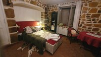 Lits faits à l'arrivée dans une chambre très agréable et calme