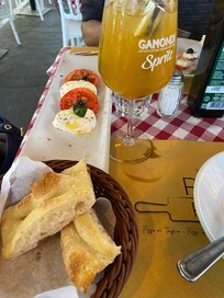 Appetizer with spritzer