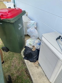 Rotting rubbish and both wheelie bins full before we even began our week stay