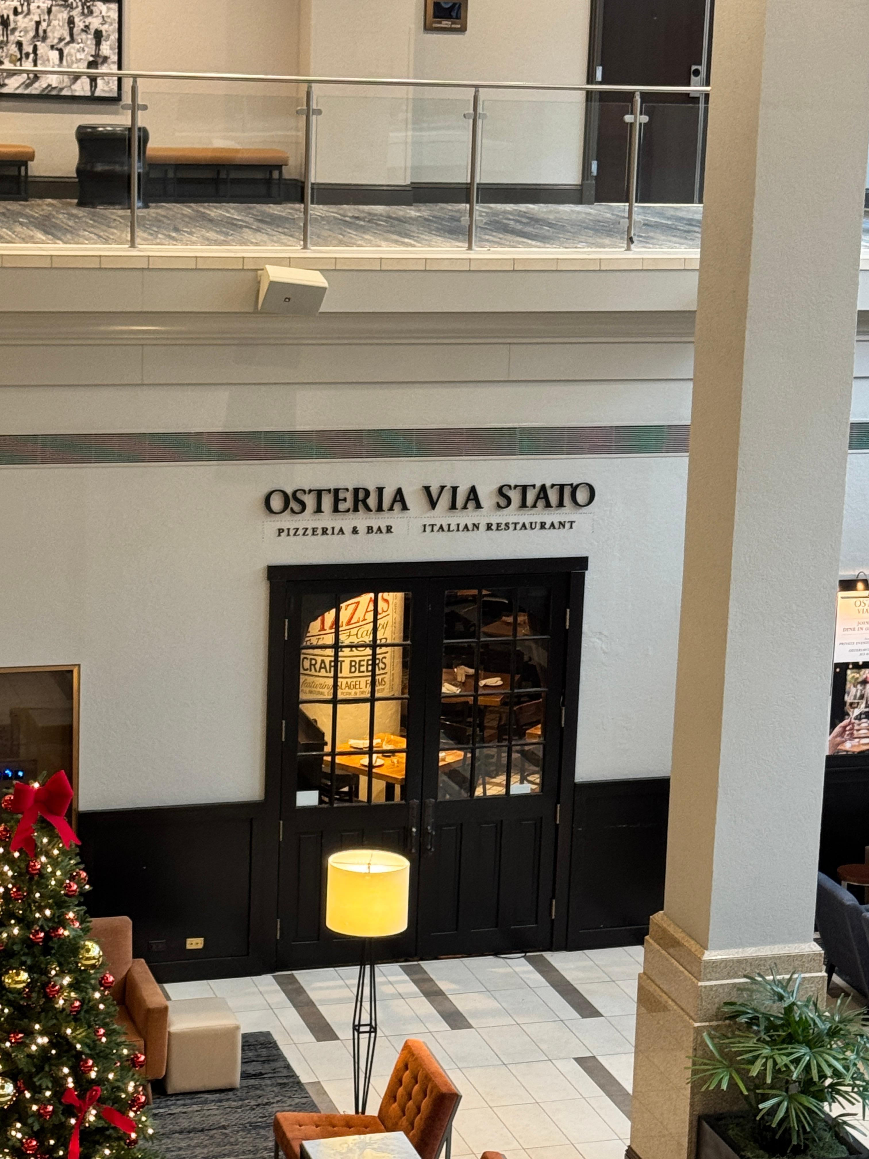 Main Lobby to street and restaurant. 