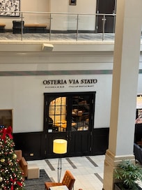 Main Lobby to street and restaurant.