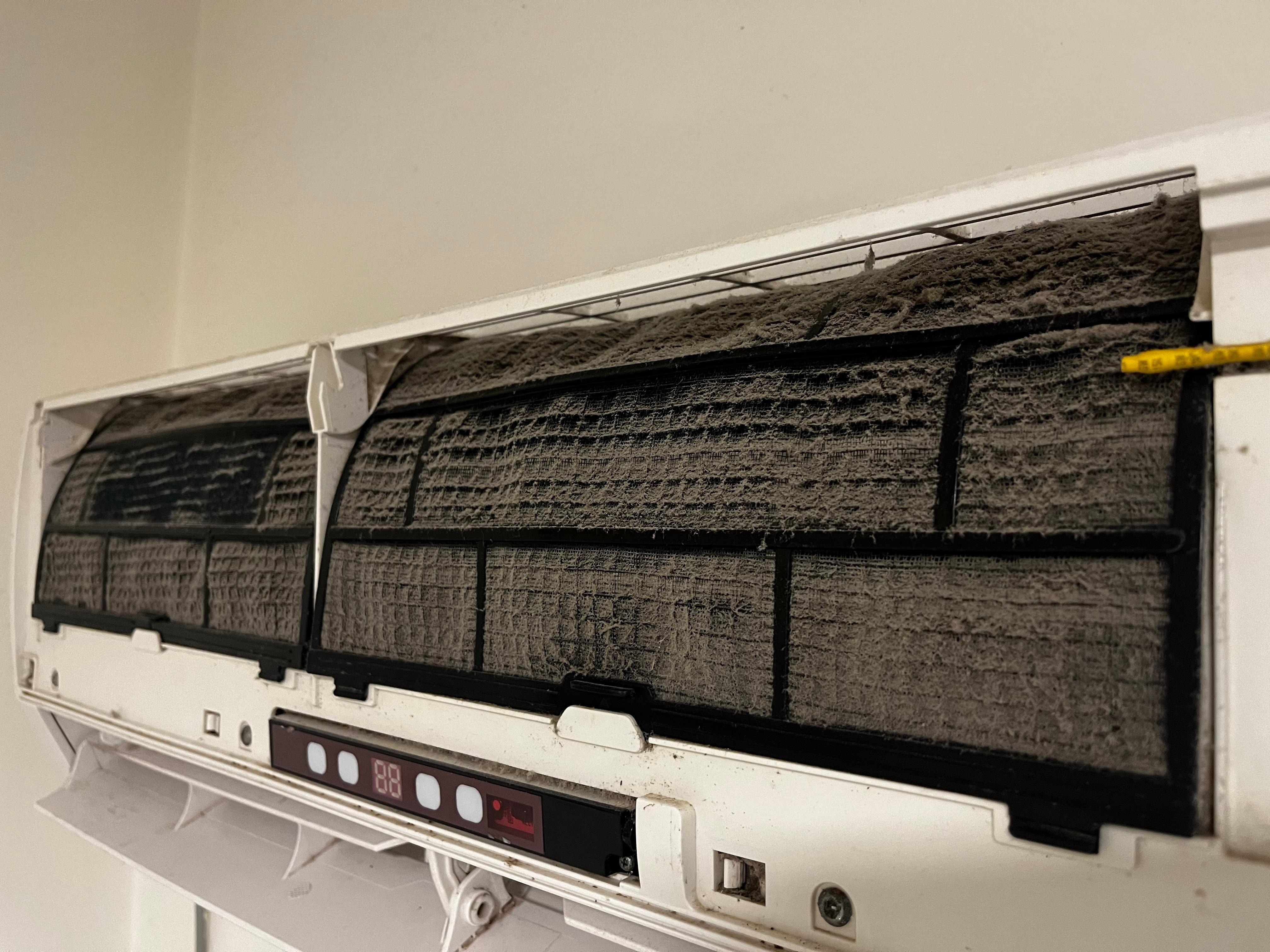 Air Con filter not cleaned in at least 2 years which can easily create a health hazard. 