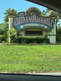 Close to the dinner cruise. Very enjoyable.