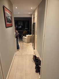 Entrance toward the main living area