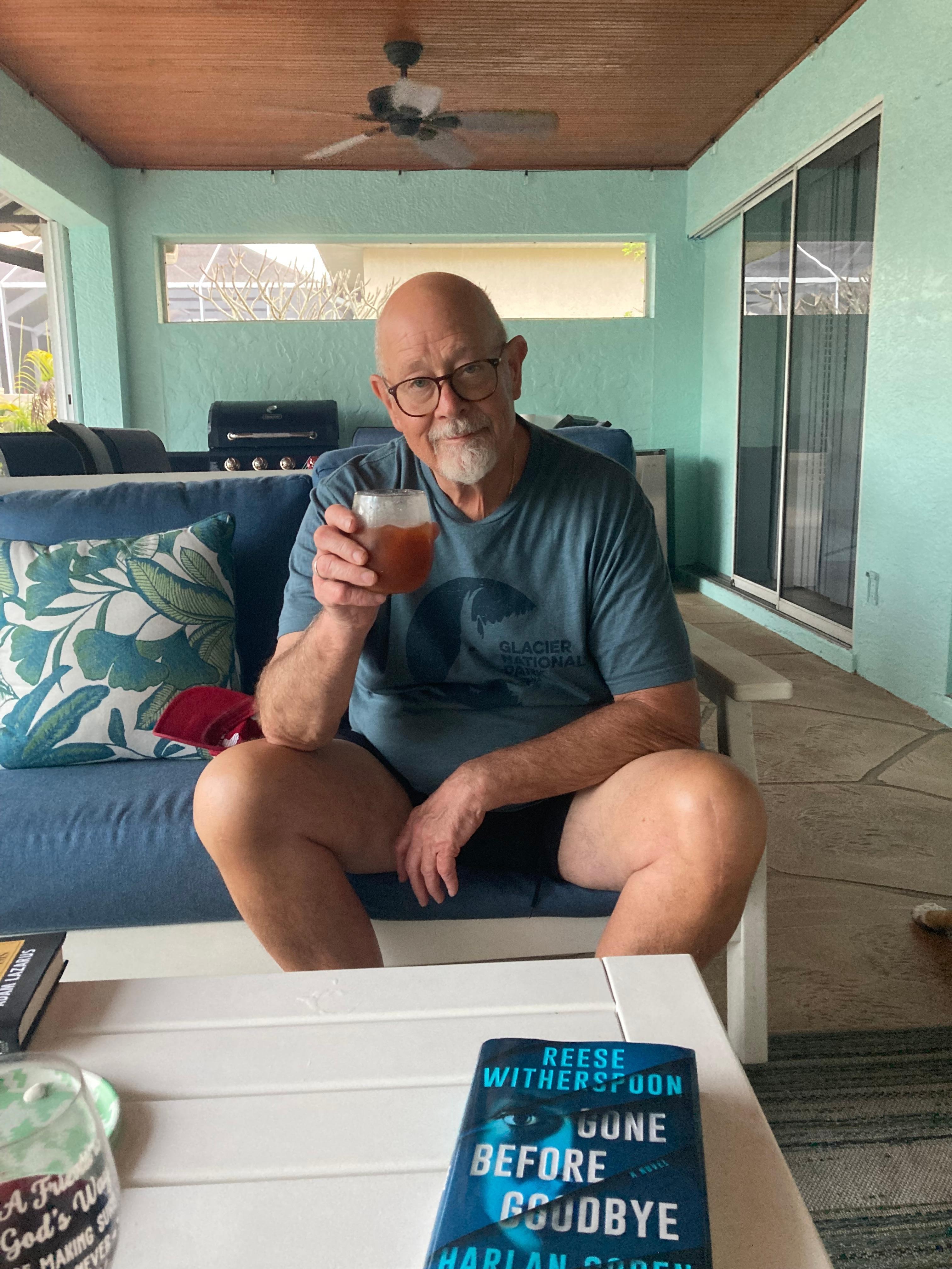 The lanai is fabulous. Ate dinner out most nights. Furniture is top notch. 