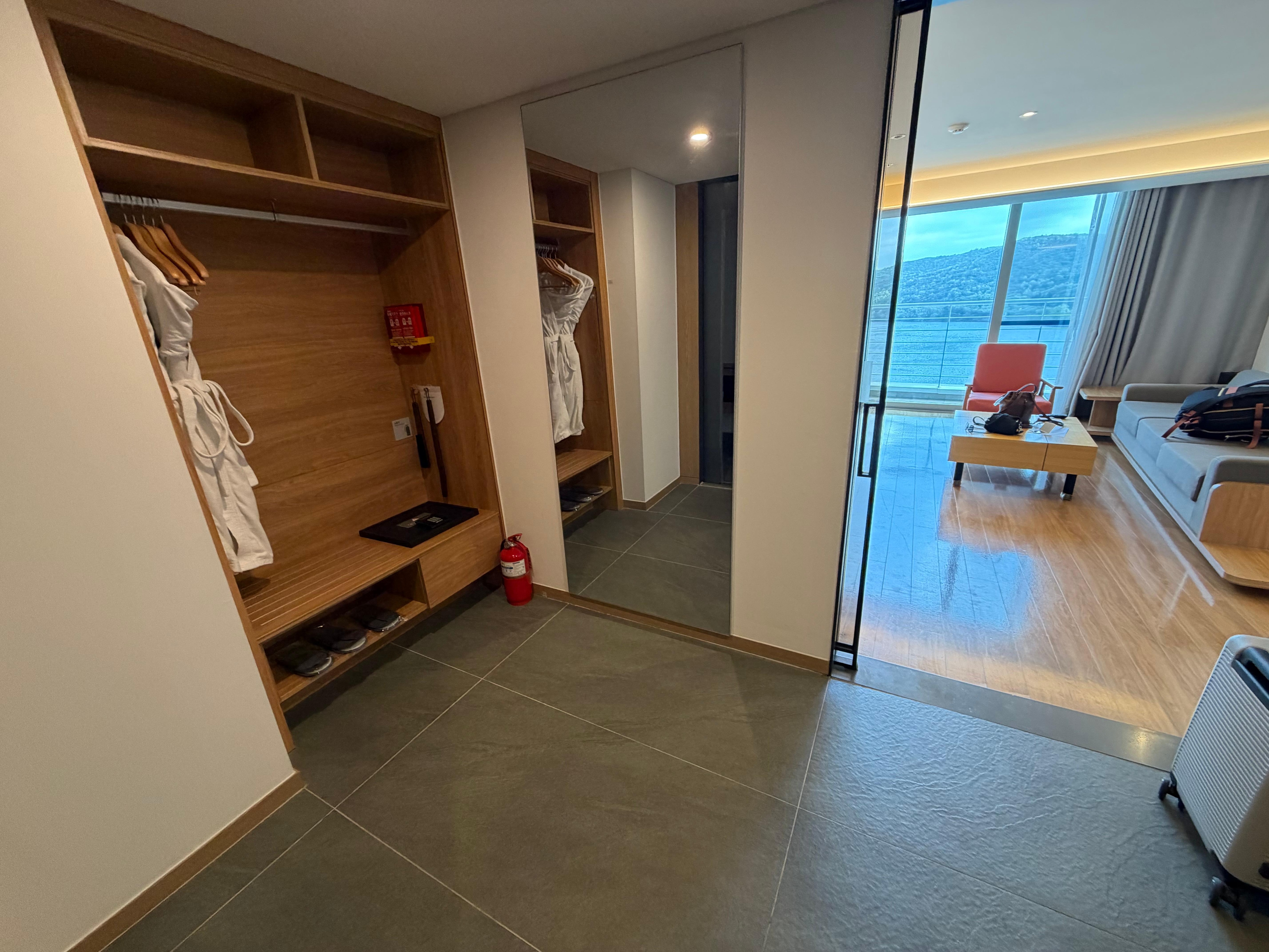 Entrance to Suite room