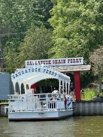 Chain ferry
