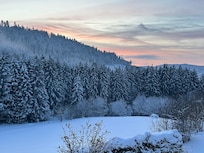 Vu depuis le balcon/ l’entrée.