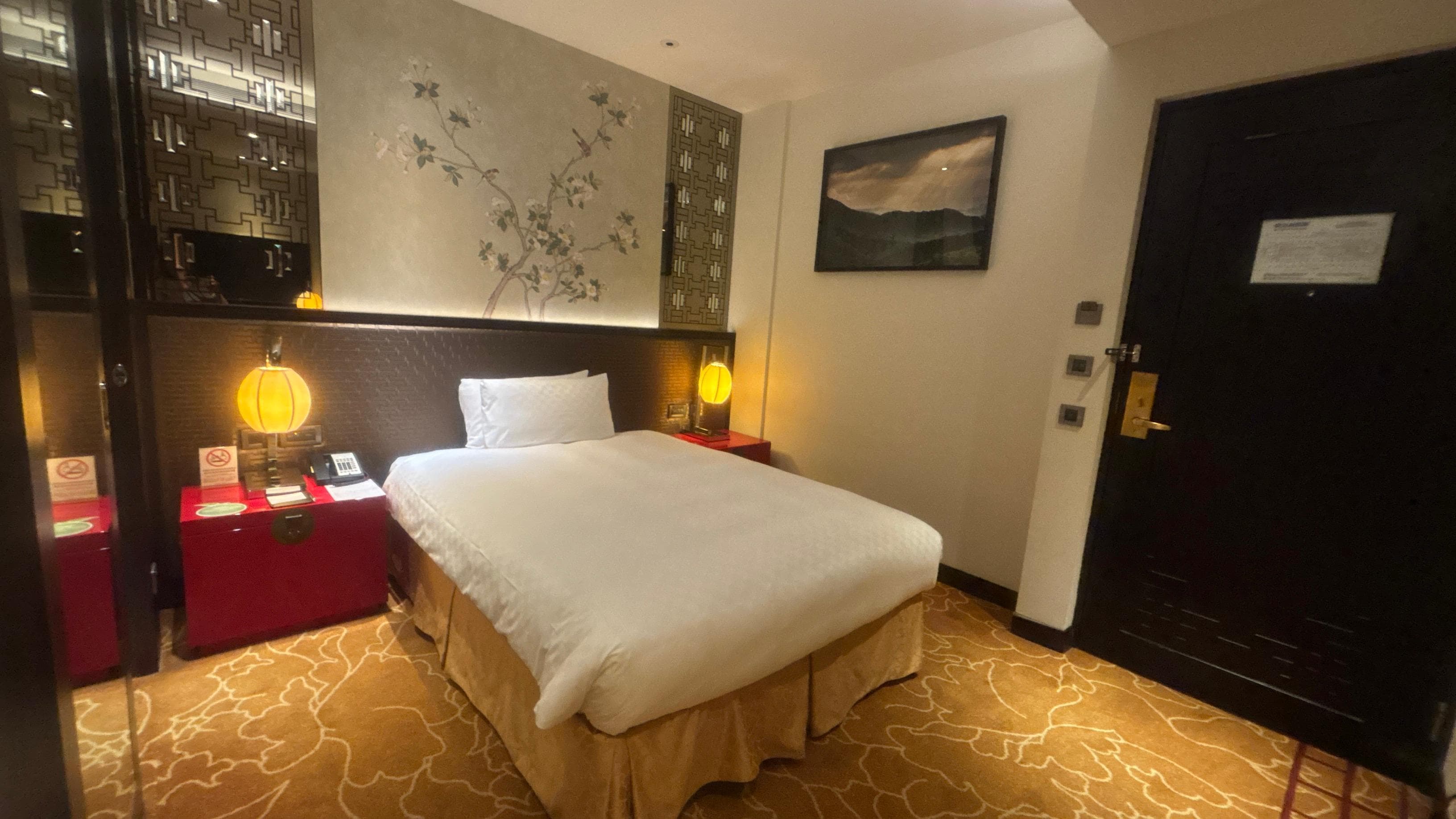 客室（窓のないエコノミールーム）