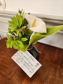 Welcome flowers from the garden with a personal note