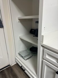 Pans had crumbs an dirt