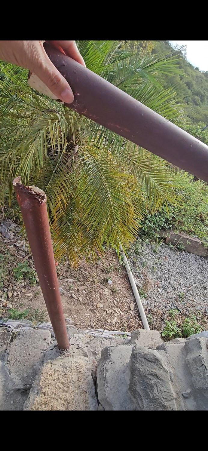 stairs to my bedroom very unsafe
Support handle is broken and stones stairs are broken and very pointy ends