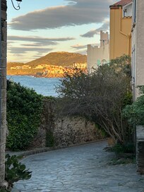 The lane down to the waterfront