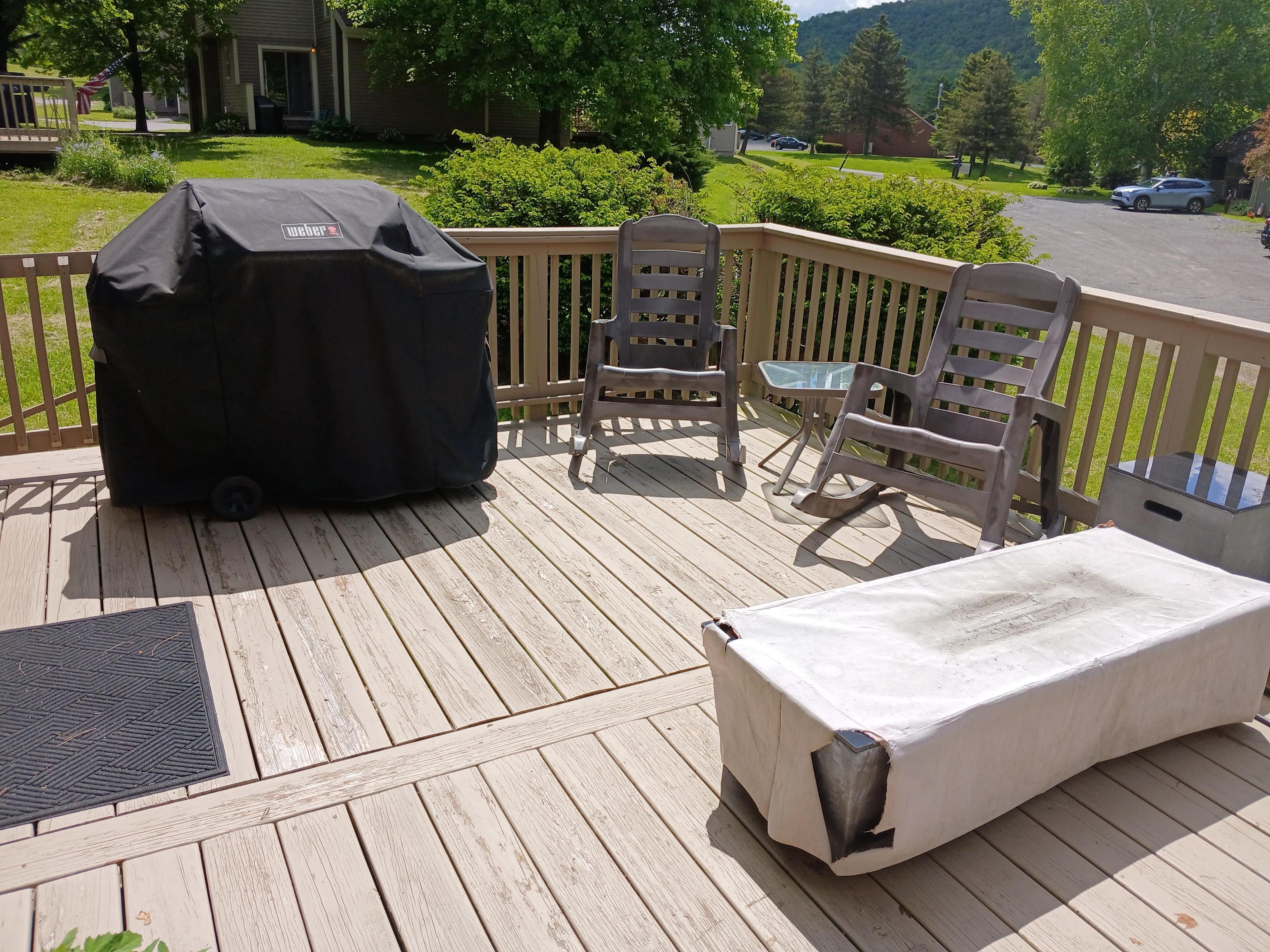Nice size deck