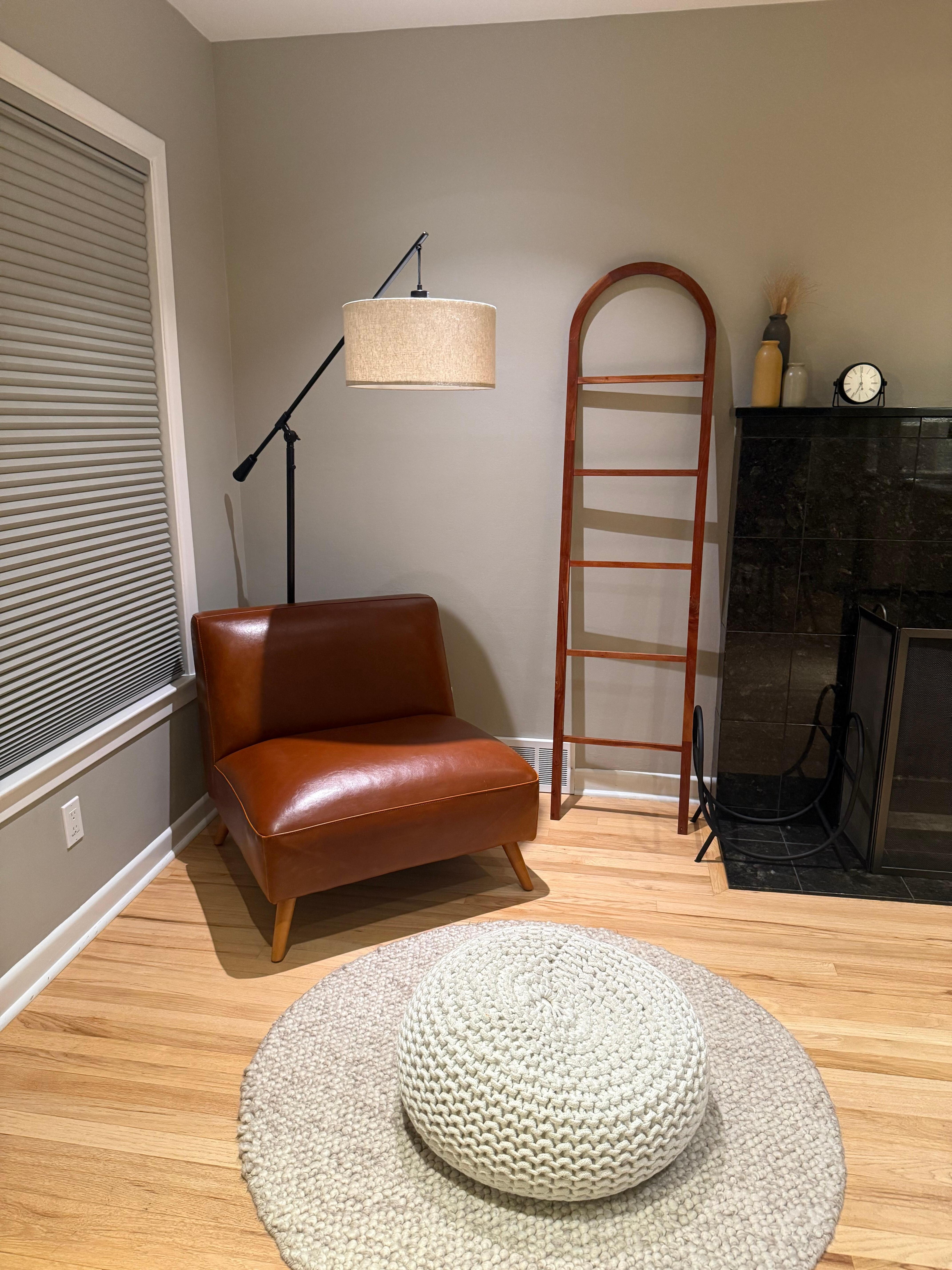 Living room/ Main floor