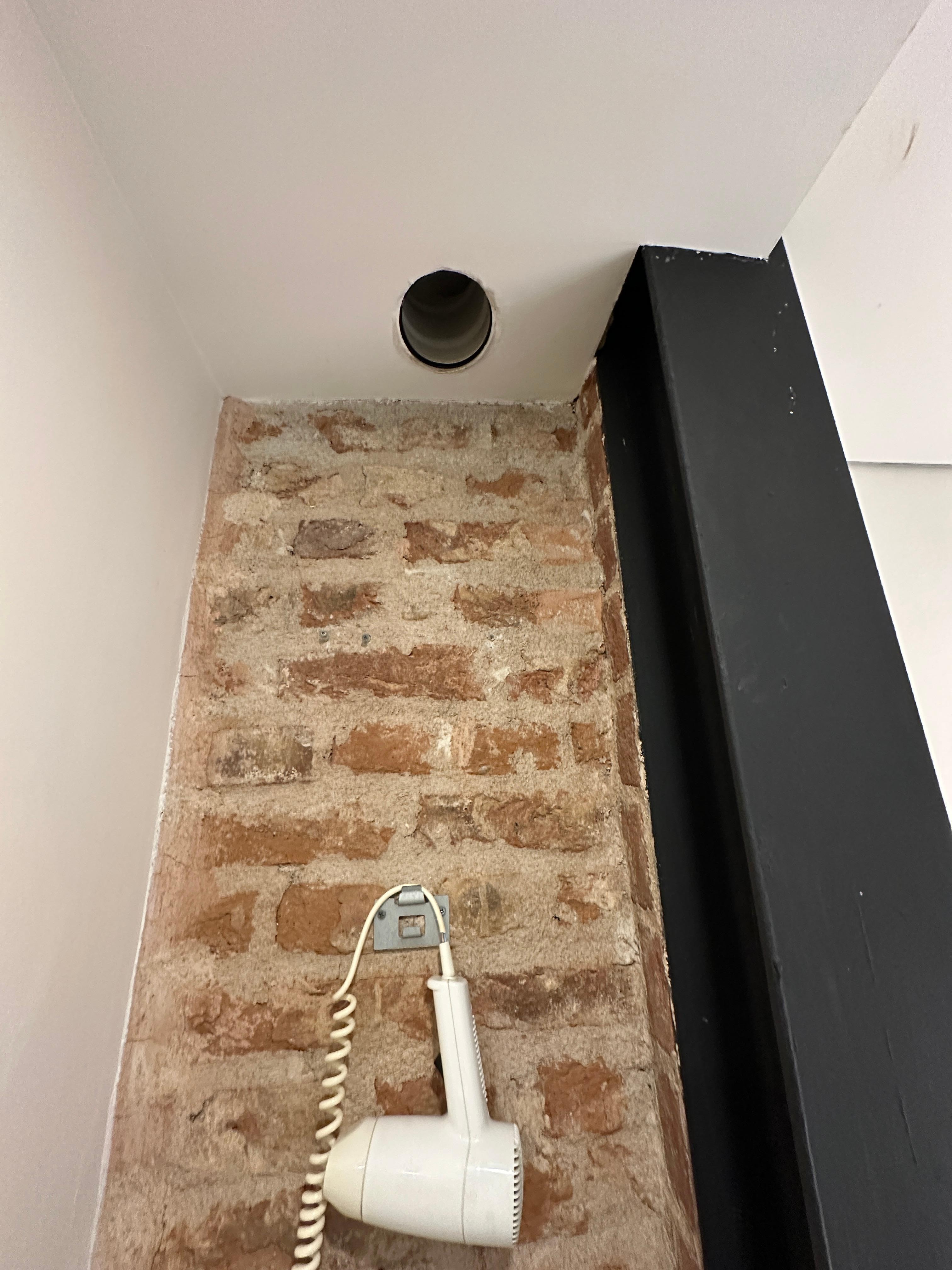 Propiedad con estancias sin terminar