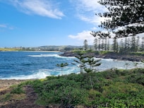 Scenic Inlet near Blowhole Point and Kiama Showground.