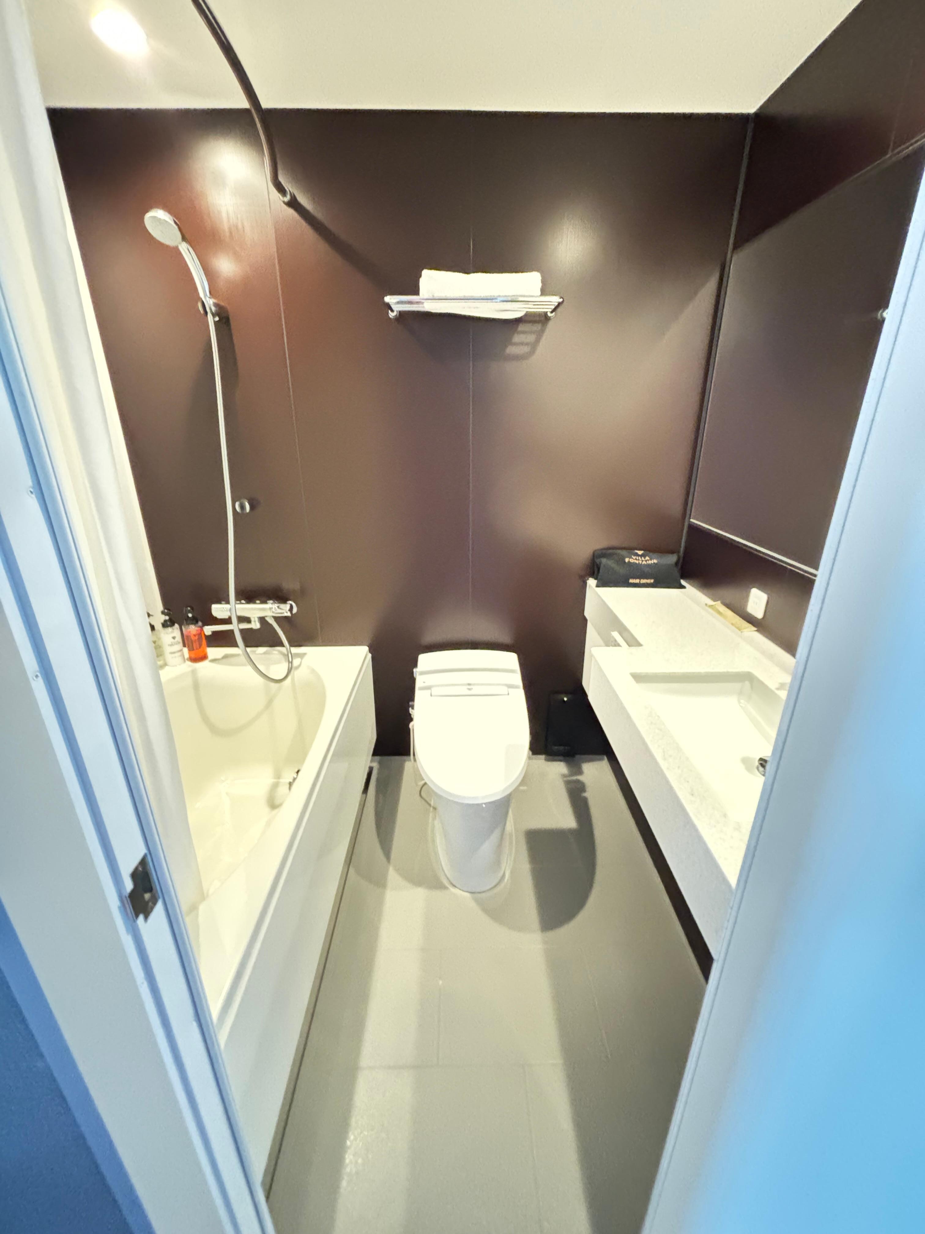 The tiny bathroom that was amazing equipped and very functional