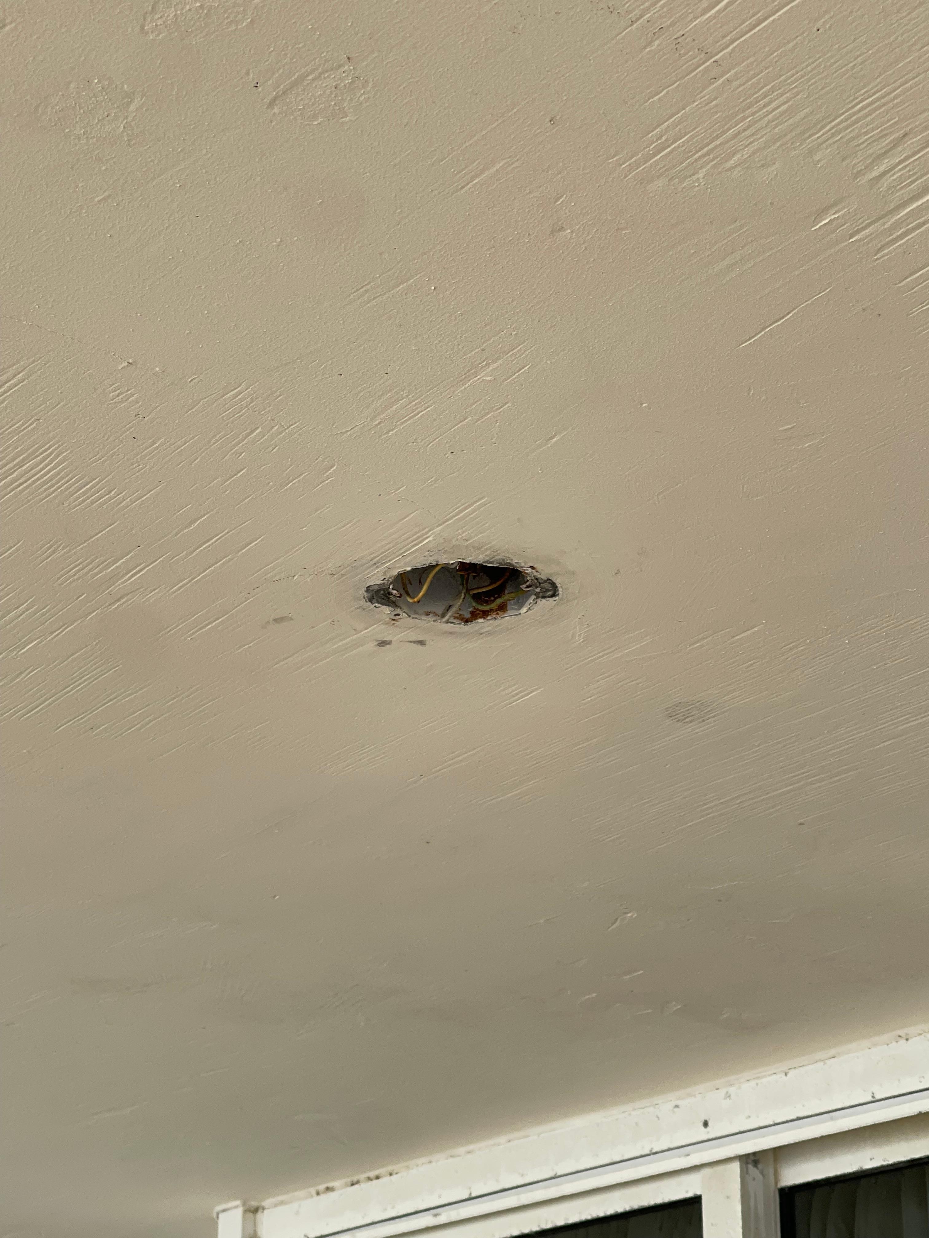 Light missing, balcony. We couldn’t sit outside after dark!