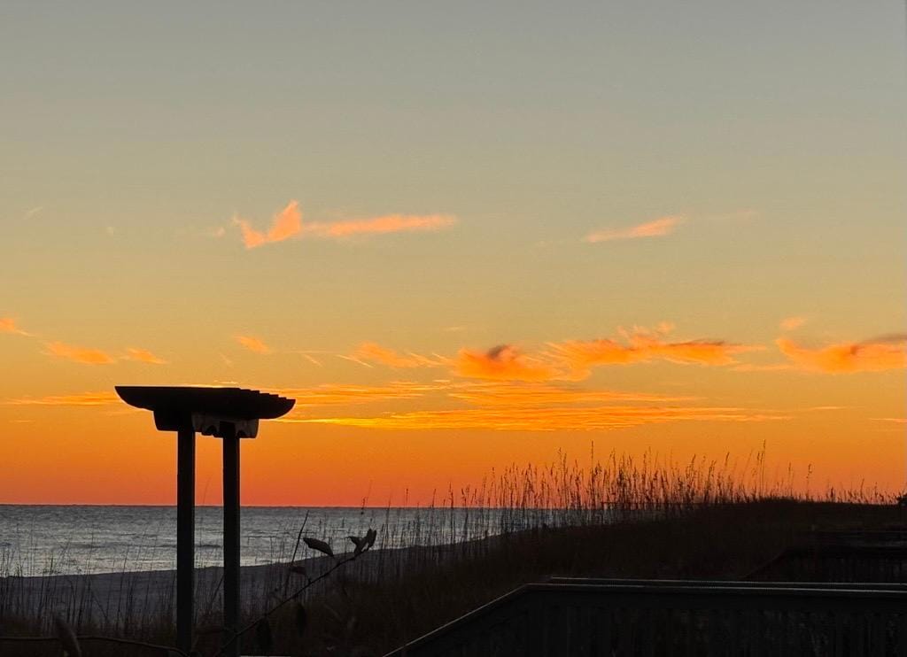 The home is less than a 2-min walk away from the beach and stunning sunrise and sunset views. 