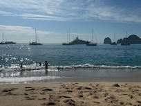 Swimable yellow flag Beach 15 min walk away