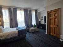 King bed room with pullout couch