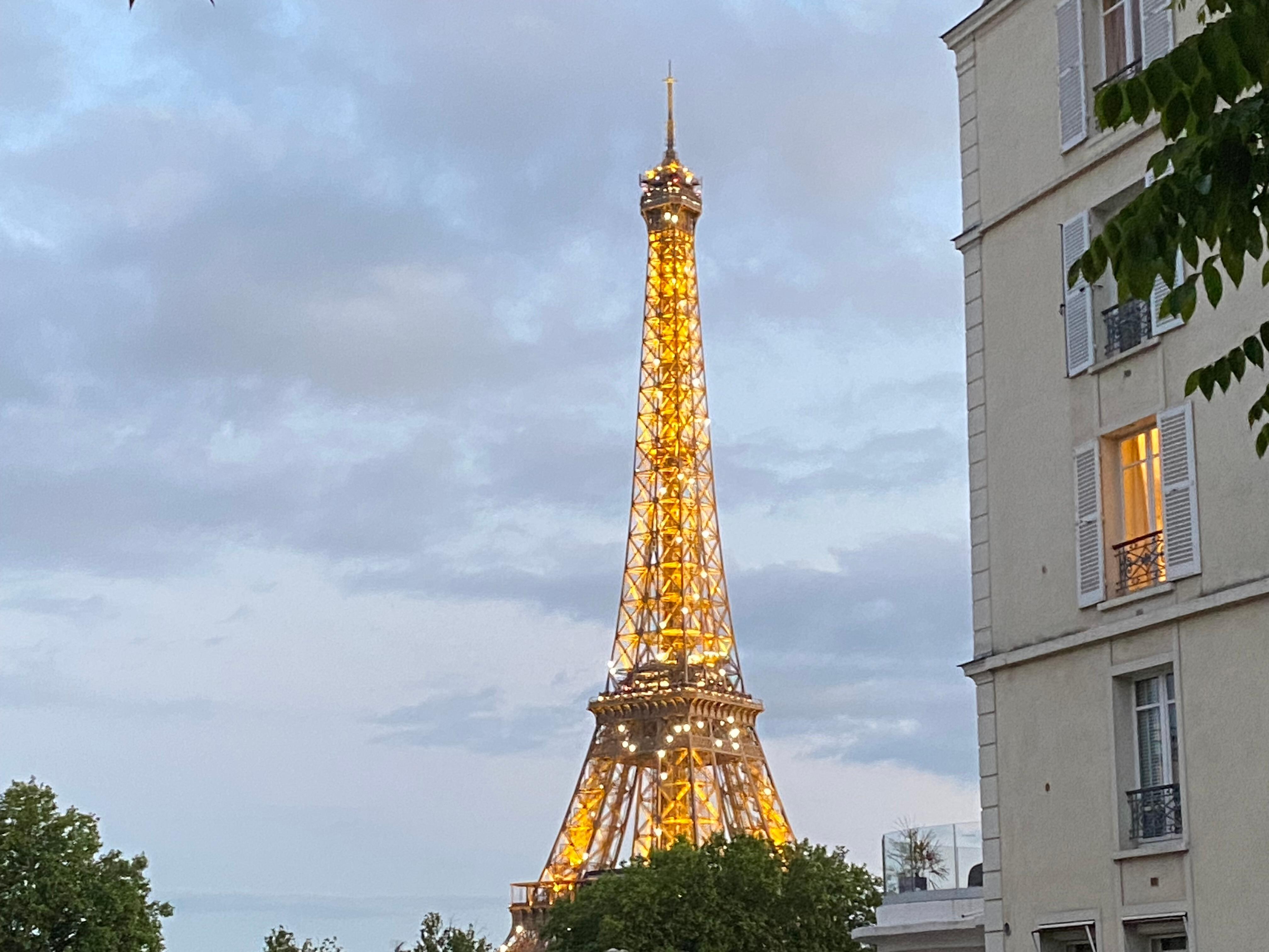 Walk to the Eiffel Tower light show