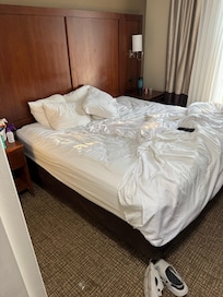 Left the room @8 am and returned @11 , room not clean. Ieft @ 11:30 and returned at 8:30 said cleaning crew was on my floor and was coming. 9:30 was told that they don’t clean room daily and my room was clean Friday and wouldn’t be cleaned until Sund
