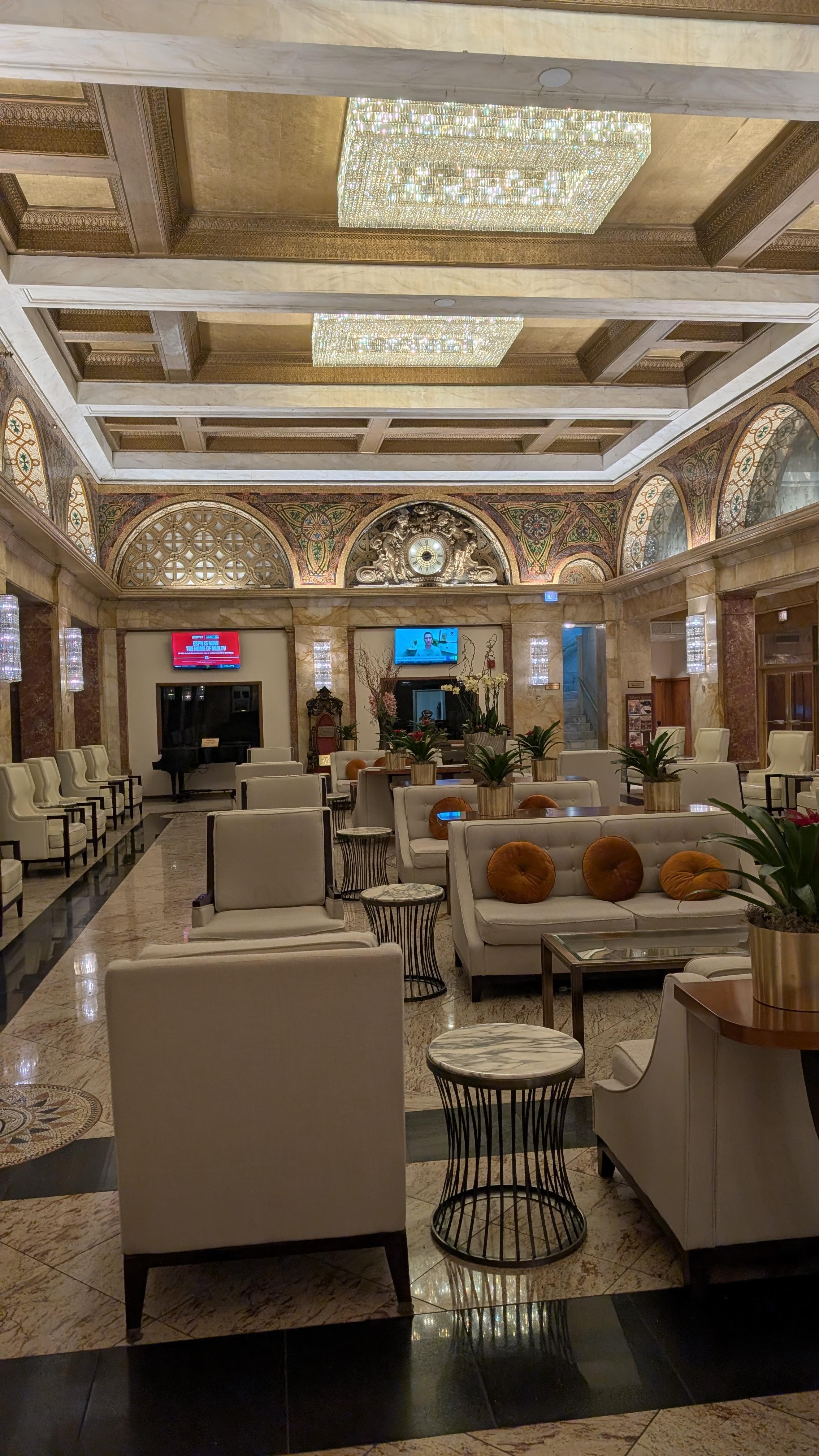 Lobby. Nice. A bit "old fashioned."