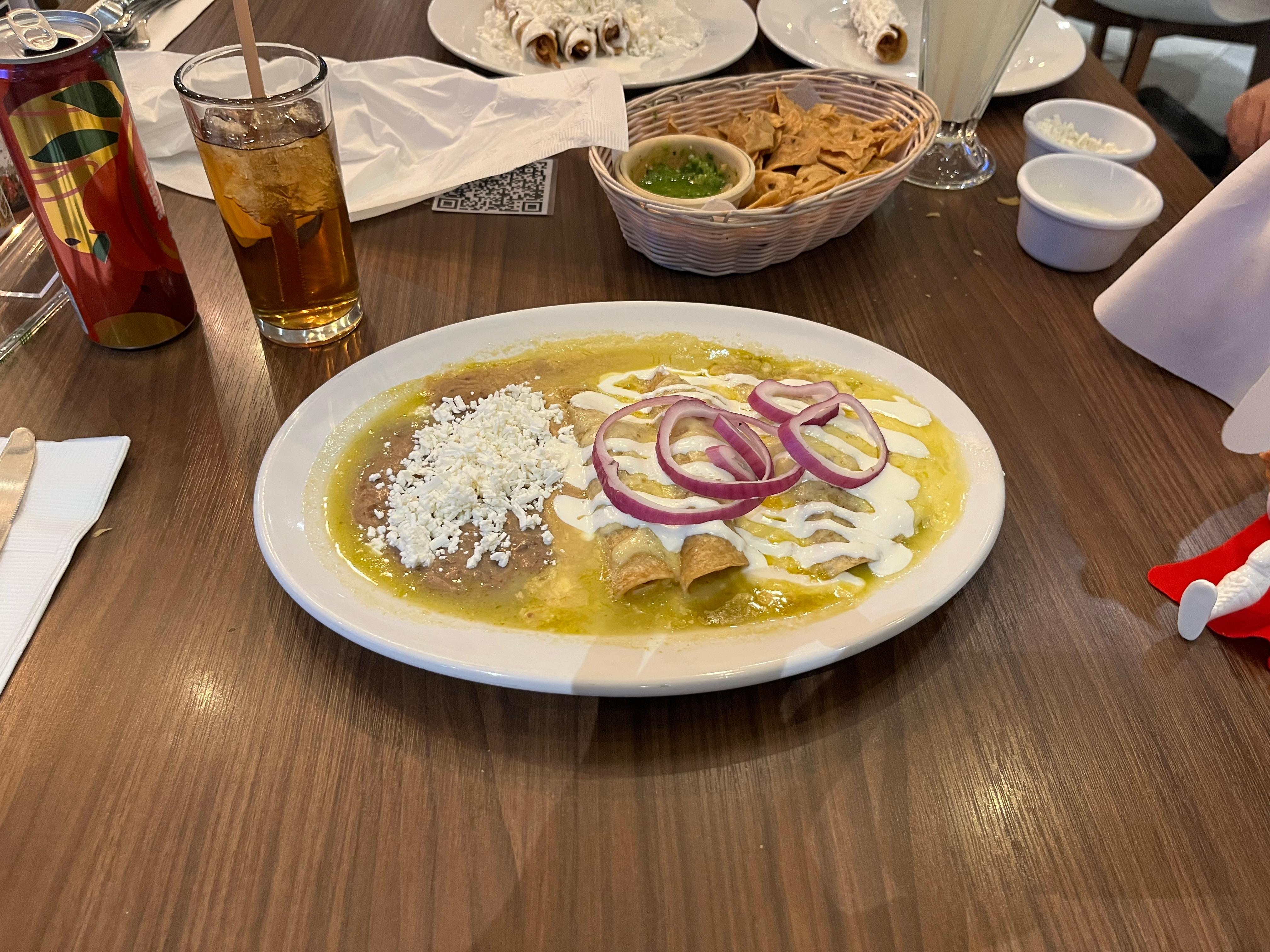 Enchiladas verdes. Deliciosas. 