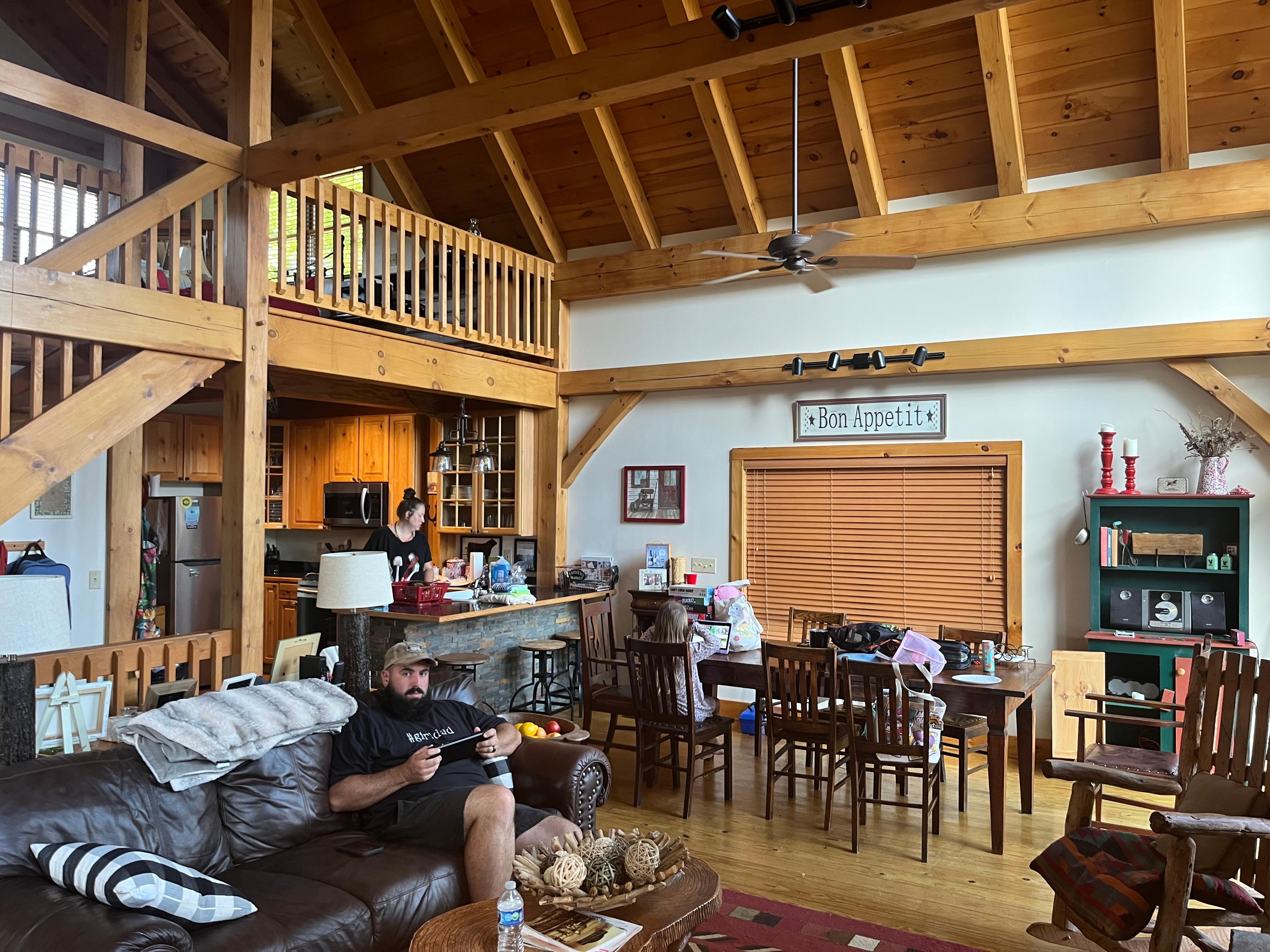 Interior of the main floor… sooo nice