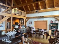 Interior of the main floor… sooo nice