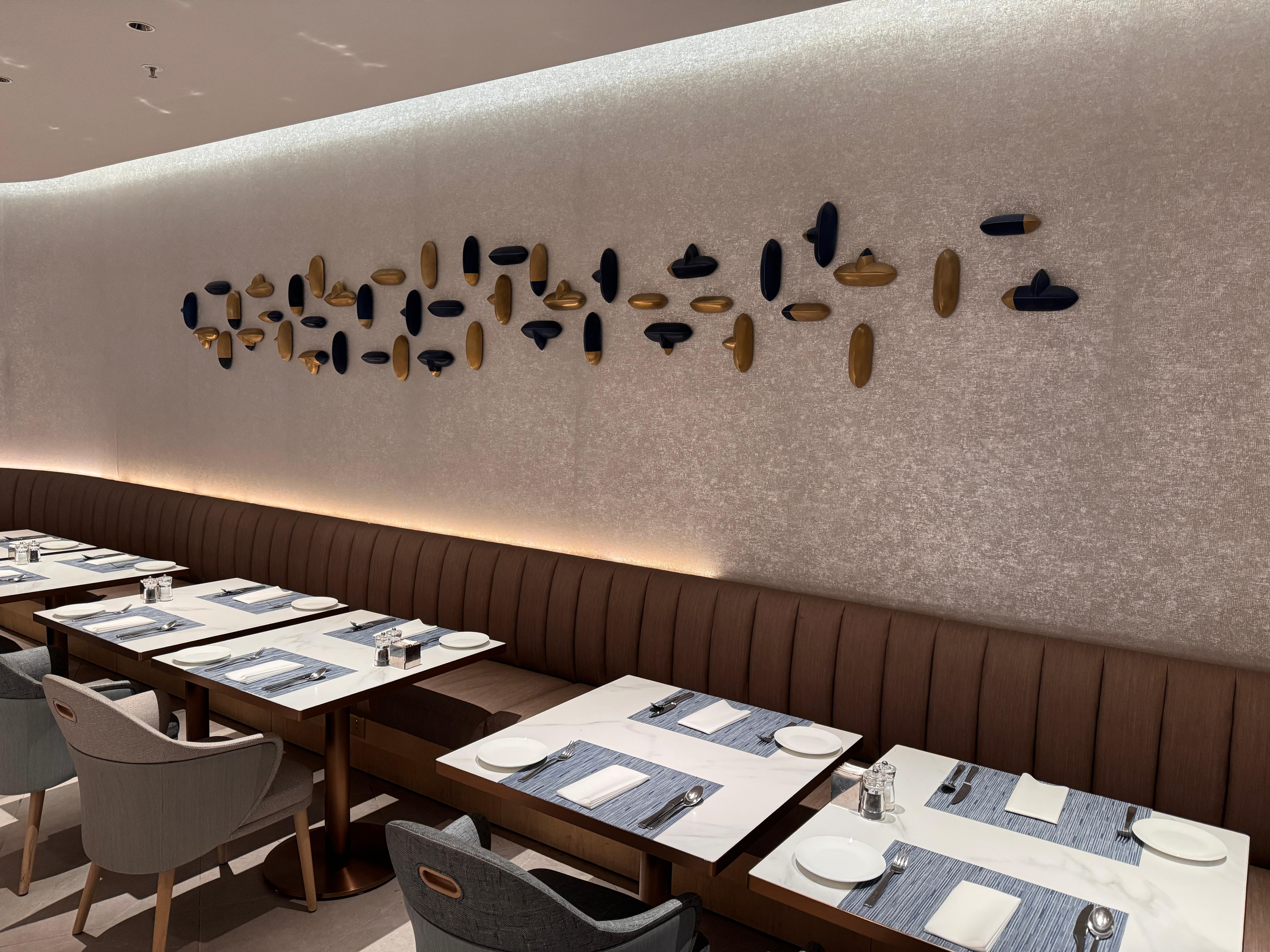 レストランの壁