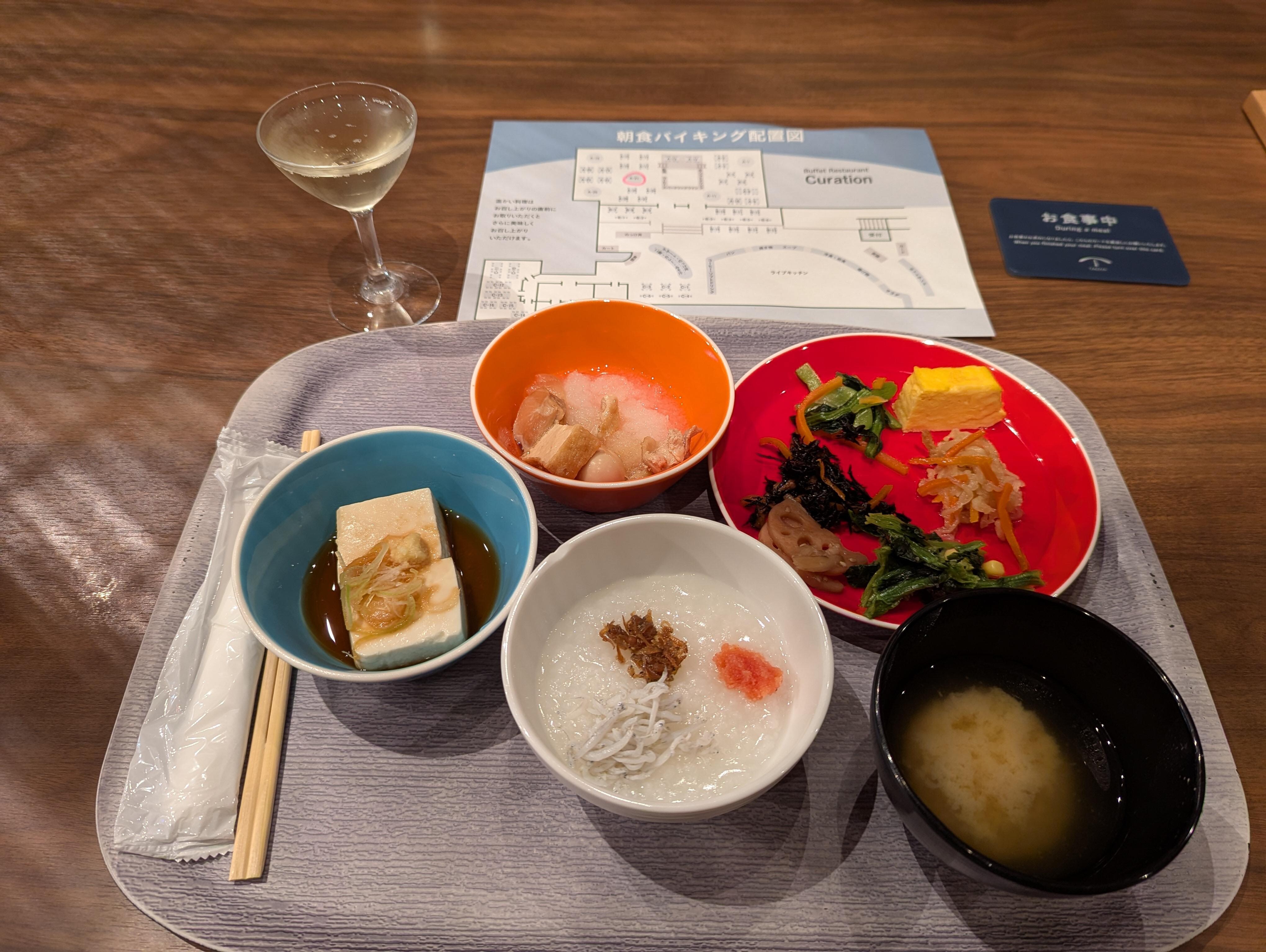 朝は、少し遠慮気味に