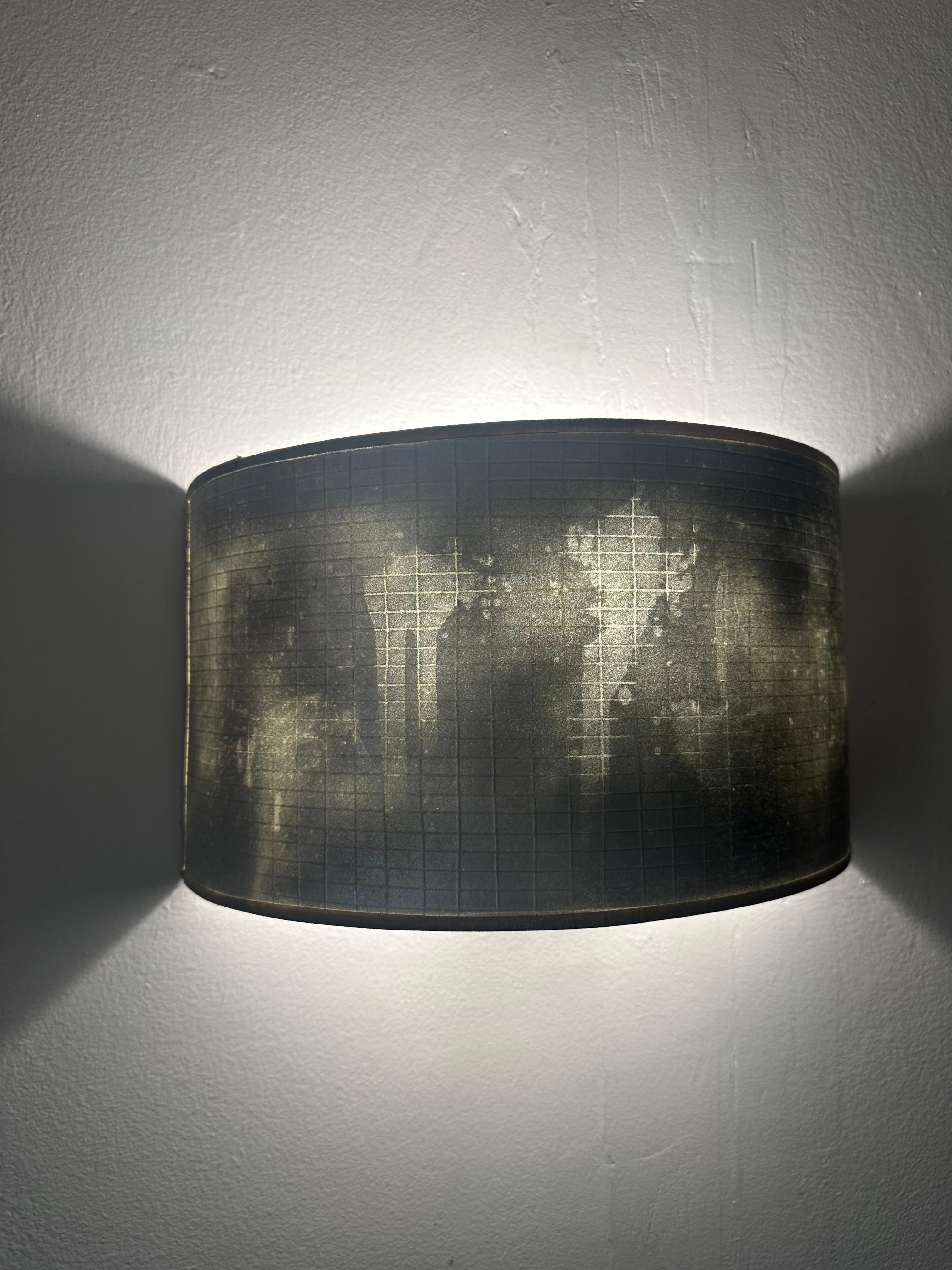 Look at the gross stains on the lamp shade?????
